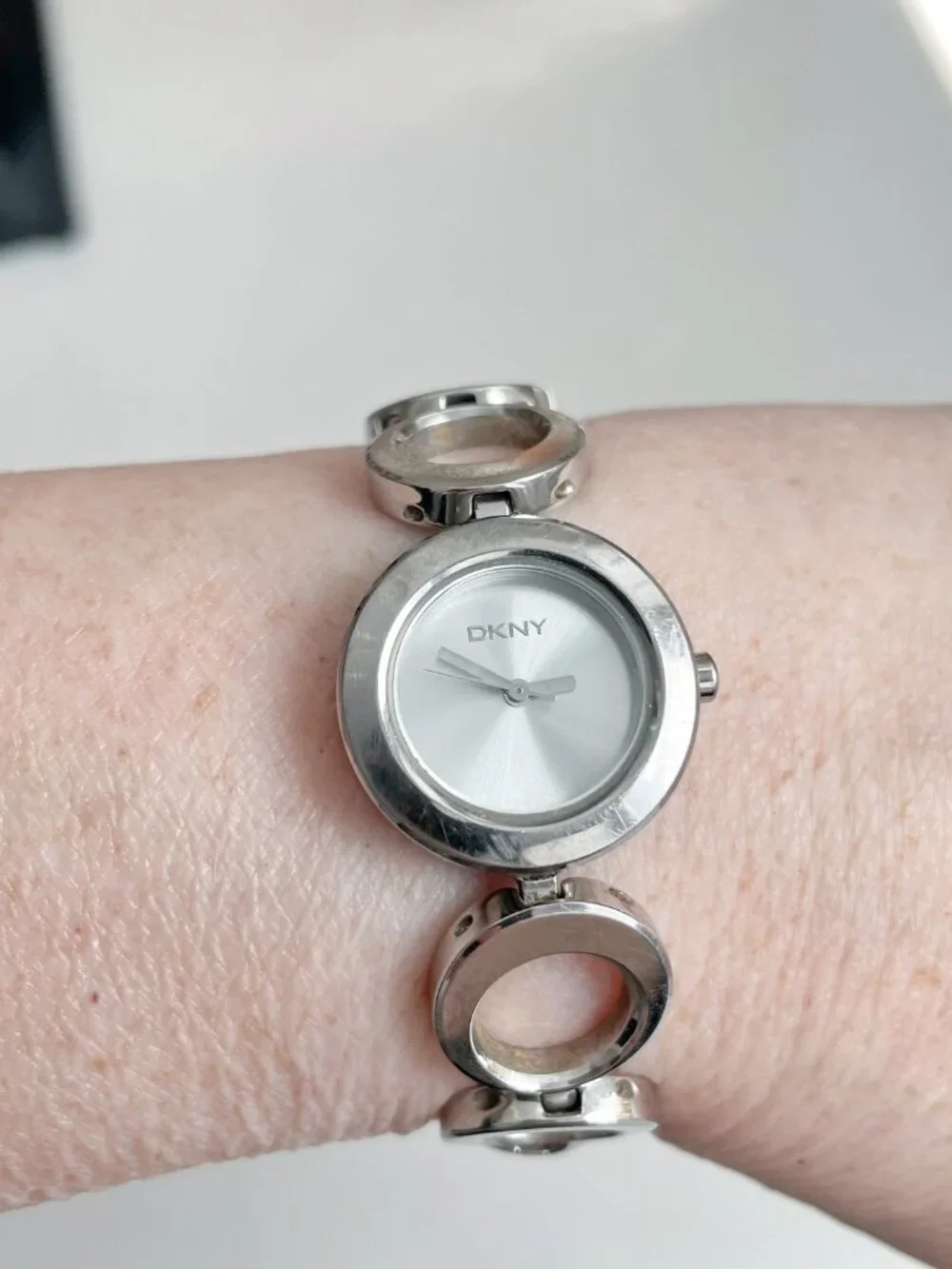 DKNY Women's Bracelet Watch Stainless Steel Circle Links NEEDS BATTERY